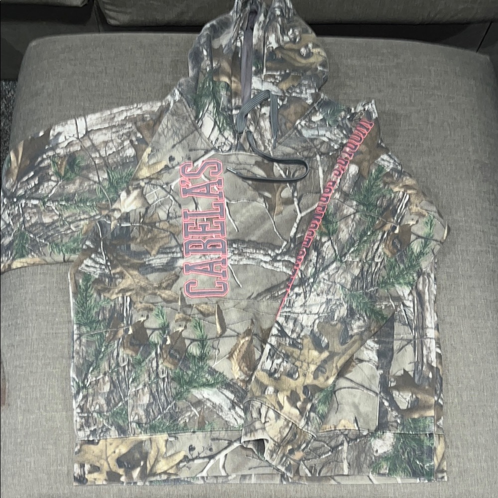 Cabela's Green and Brown Camouflage Jacket for Outdoor Adventures
